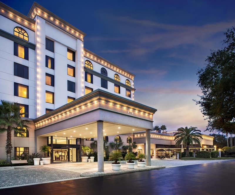 Buena Vista Suites Orlando — building