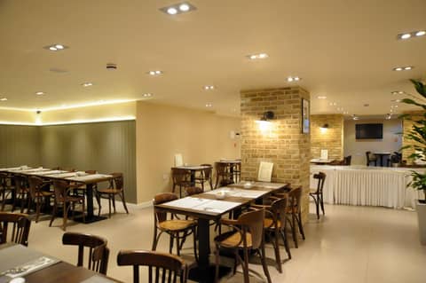 Kings Cross Inn Hotel — restaurant