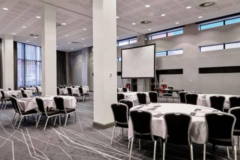 Crowne Plaza Manchester City Centre by IHG — photo 9