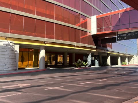Ahern Hotel Las Vegas — parking