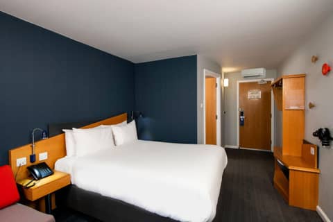 Holiday Inn Express Glasgow City Riverside by IHG — photo 8