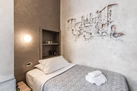 Hotel Centro Cavour Roma — hotel room