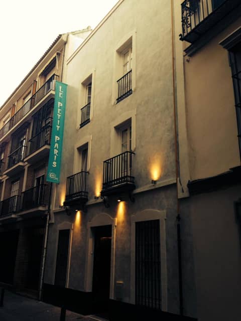 Le Petit París — building