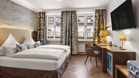 Hotel Deutsche Eiche — hotel room