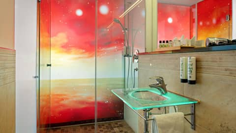 Hotel Deutsche Eiche — bathroom
