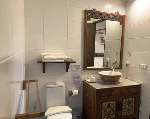 BTC Boutique Resort Private Pool Villas and Studios Hua Hin บ้านทะเลจีน บูติค รีสอร์ท หัวหิน — bathroom