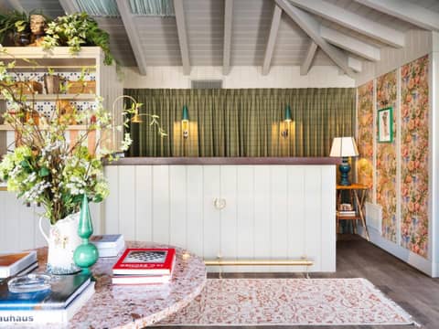 Le Petit Pali Brentwood — hotel room