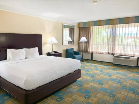 Hotel Monreale Inn & Studios I-Drive Icon Park Orlando — hotel room