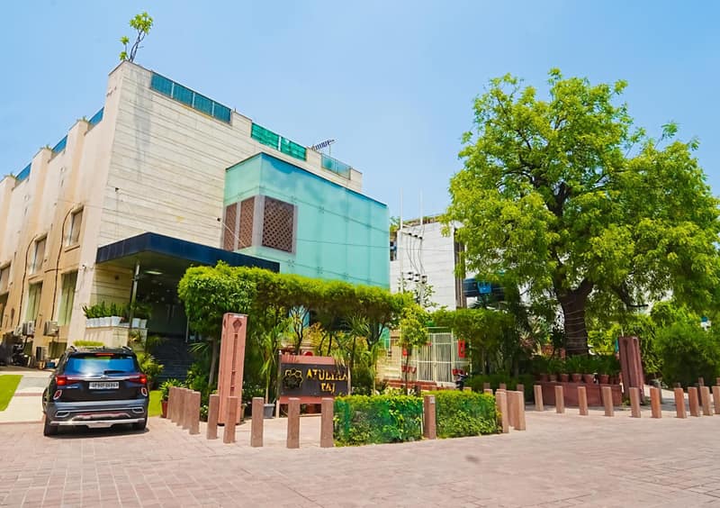Hotel Atulyaa Taj — building