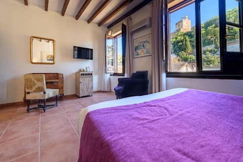 Palacio de Santa Inés — hotel room