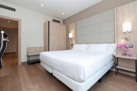 Hotel Puerta de Bilbao — photo 4