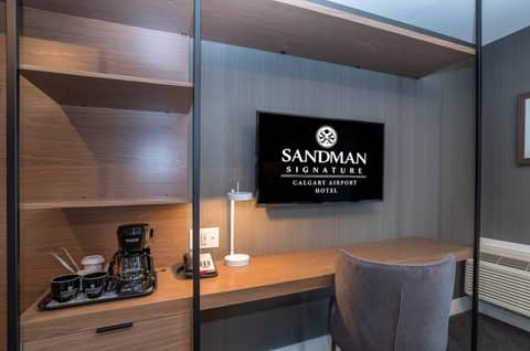 Sandman Signature Calgary Airport Hotel — photo 5