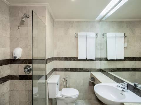 Asyana Kemayoran Jakarta — bathroom