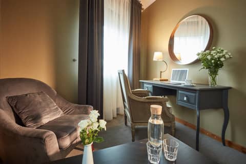 Hotel Batory — hotel room