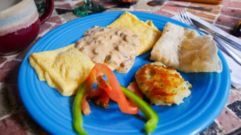 The Bungalows Hotel — dining