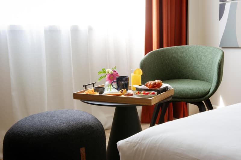 Novotel Lyon Centre-Confluence Bord de Saone — hotel room