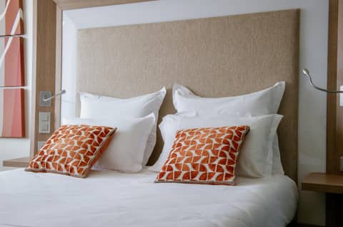 Novotel Lyon Centre-Confluence Bord de Saone — bedroom