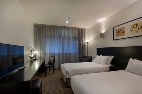 Causeway 353 Hotel — hotel room