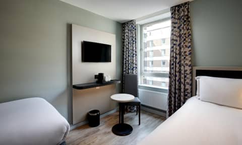 Royal National Hotel — hotel room