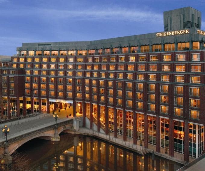 Steigenberger Hotel Hamburg — building