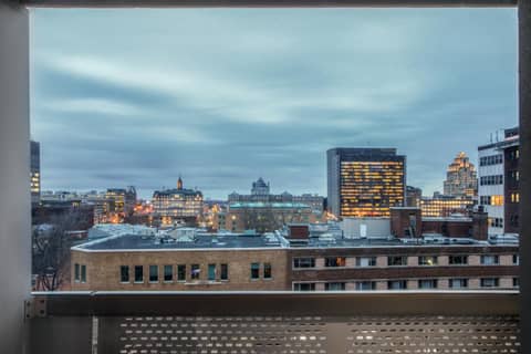 Hotel Faubourg Montreal Centre-Ville Downtown — photo 9