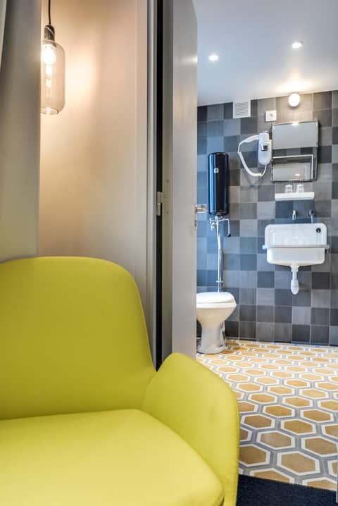 WIT Hotel — bathroom