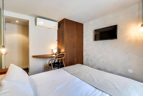 WIT Hotel — hotel room