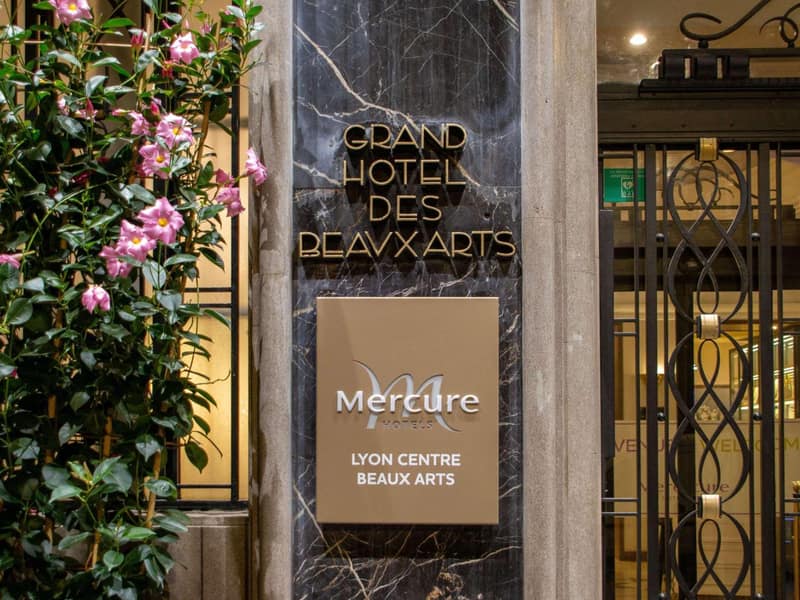 Mercure Lyon Centre Beaux-Arts — building