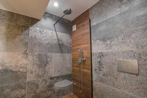 Depiero Hotel Karaköy — bathroom