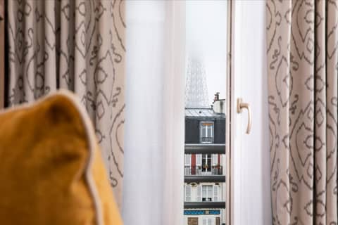 Jardins Eiffel — balance & terrace