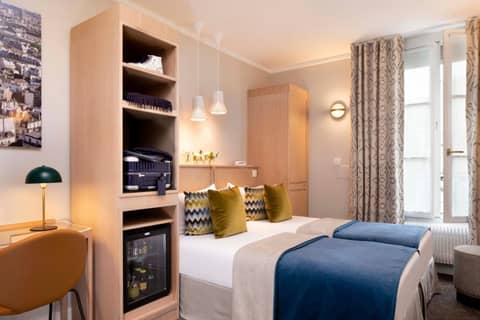 Jardins Eiffel — hotel room