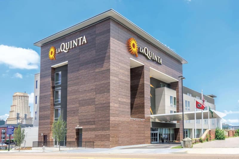 La Quinta by Wyndham Memphis Downtown — building