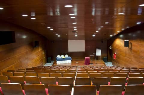 VIP Executive Arts Hotel — photo 2