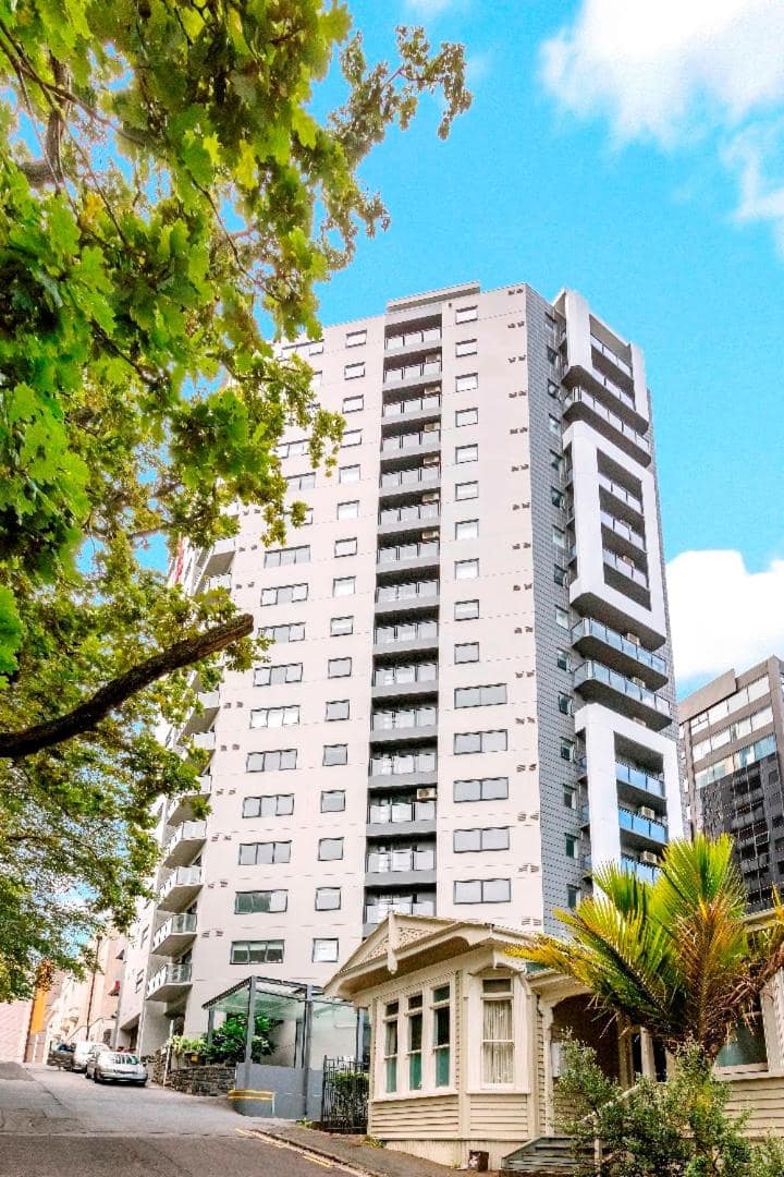 Nesuto St Martins Apartment Hotel — building