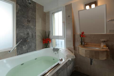 Europlaza Hotel & Suites — photo 3