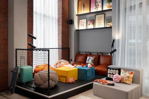 Moxy Manchester City Centre — photo 5