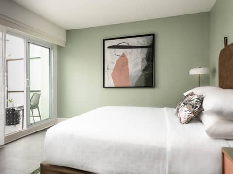 Hotel Indigo Saint Louis Central West End by IHG — hotel room