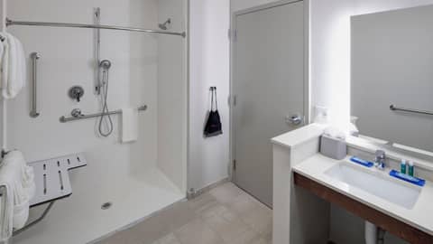 Holiday Inn Express & Suites Orlando At SeaWorld by IHG - With Free Shuttle Service to SeaWorld Parks — photo 2