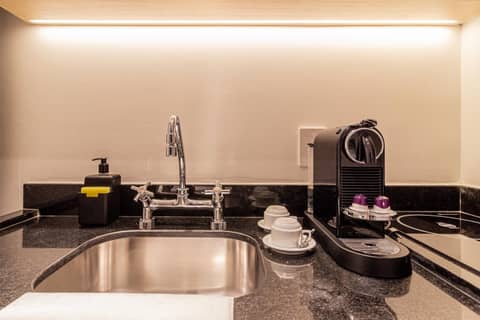 Charlie Harmonia Vila Madalena — kitchen