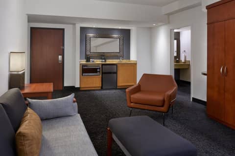 Courtyard by Marriott Calgary Airport — photo 4