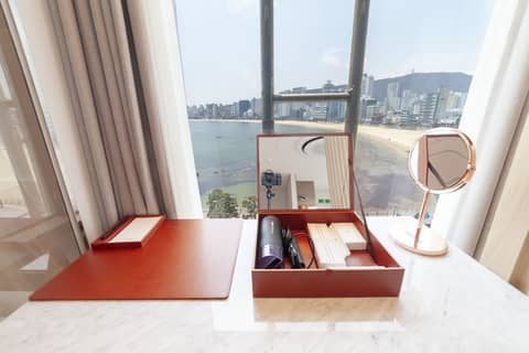 Ocean 2 Heaven — hotel room
