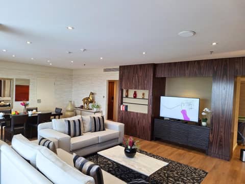 Residence on Langley Park — photo 3