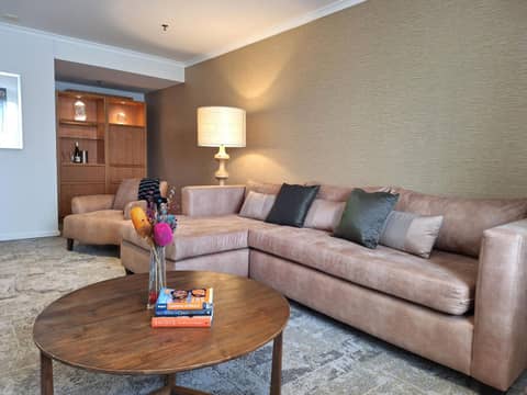 Residence on Langley Park — photo 5