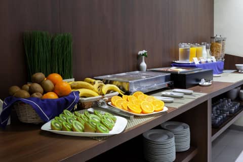 Hotel Olympia Universidades — dining