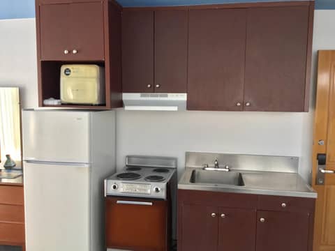 Holiday Surf Hotel (with full kitchen) — photo 5