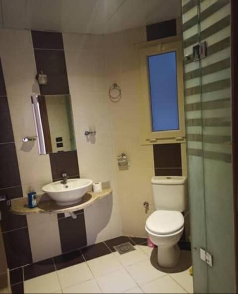 Royal Beach Serviced Apartments — bathroom