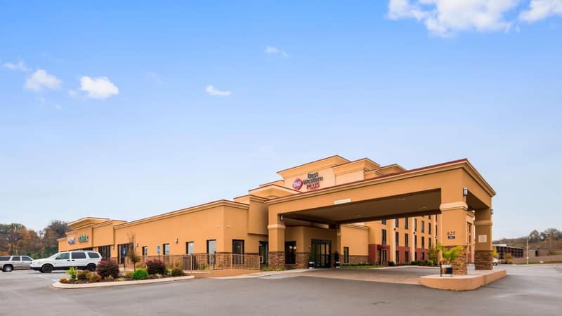 Best Western Plus Sunrise Inn — building