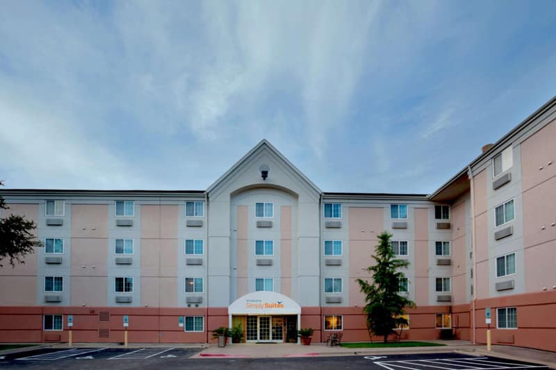 Sonesta Simply Suites Austin The Domain Area — building