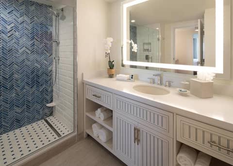 Resort at Longboat Key Club — bathroom