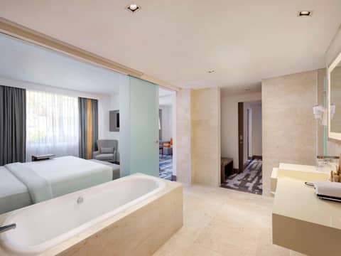 Novotel Bali Ngurah Rai Airport — bathroom
